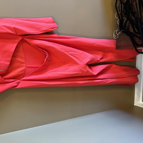 NWT BCBGMAXAZRIA Red V Neck Long Sleeve Jumpsuit Size Extra Large - Picture 7 of 7